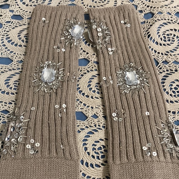 IMAN Embellished Gloves - Picture 2 of 7